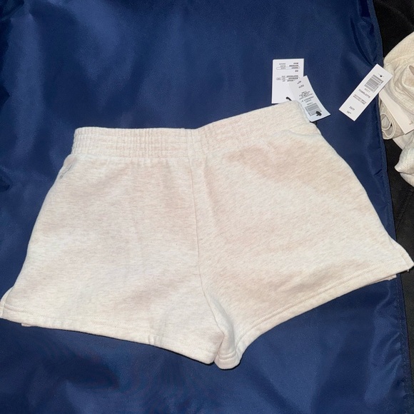 TNA “ cozy perfect 2” “ short XS - Picture 4 of 7